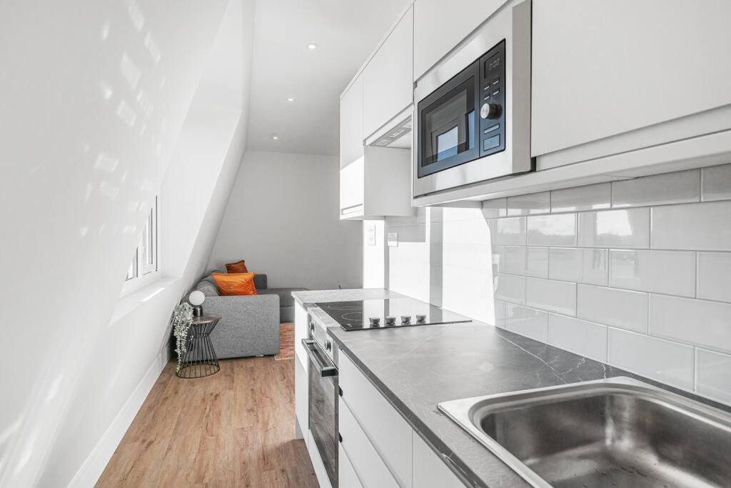 Апартаменты Tranquil 2-Bed Oasis In Tooting 20 Min To Central Лондон Экстерьер фото